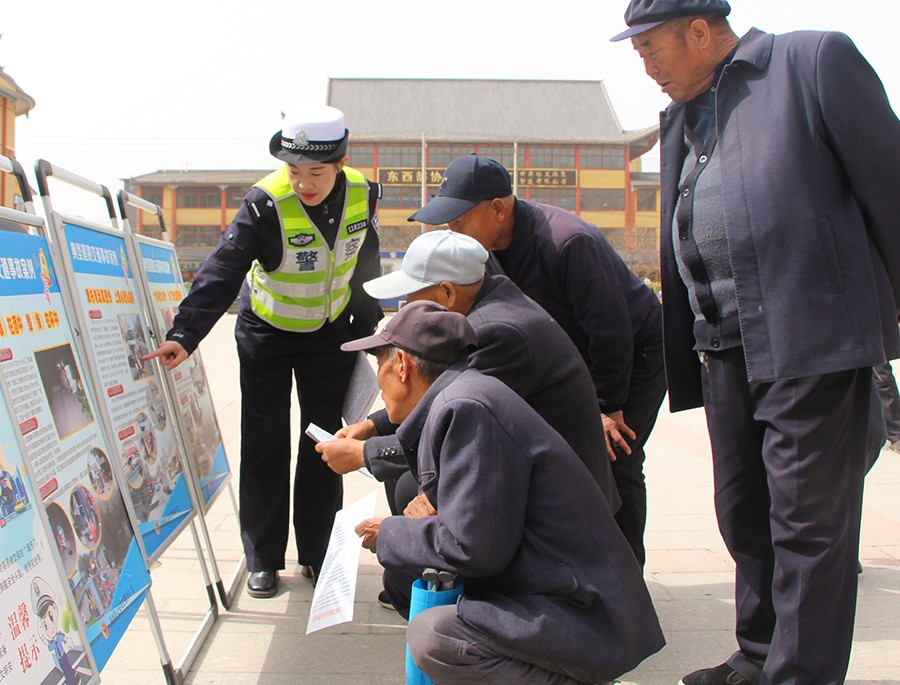 （WAQＹE图片新闻）普法宣传接地气(39353015)-20250313155659