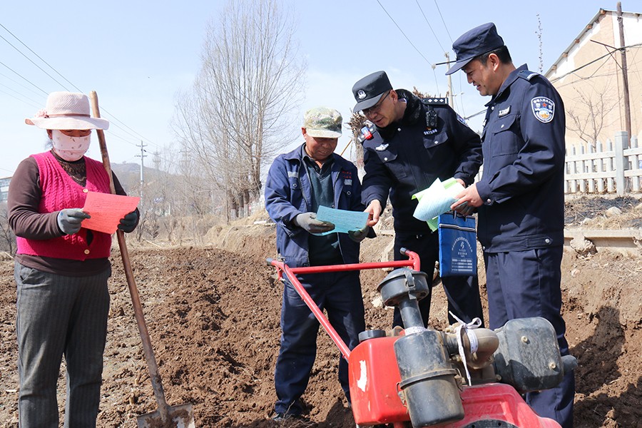 （wQYE，图片新闻）“田间警务”助力美(39403445)-20250313211437
