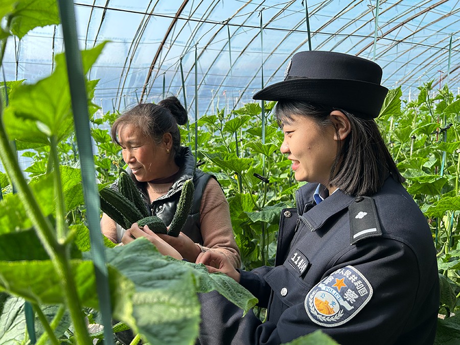 (wAQEＹ图片新闻)民警走访群众(39485424)-20250317081746