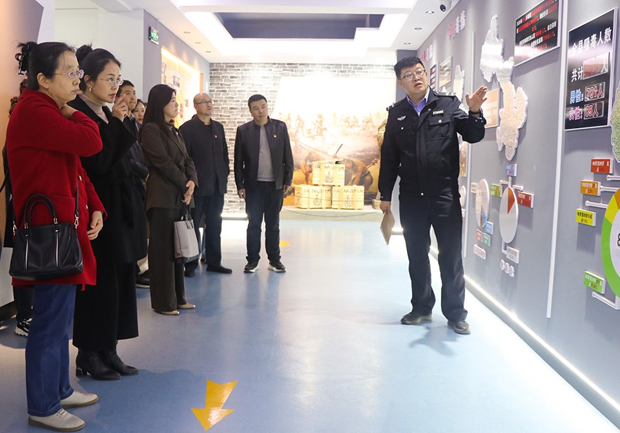 （wAQEY，图片新闻）筑牢医务人员禁毒(39603747)-20250320115324