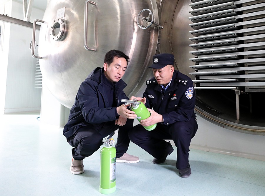 （qEY配图3）百合之乡丰收忙 藏蓝守护(39672617)-20250326105050