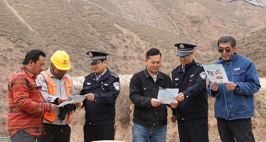 （AWqEY，图片新闻）陇西公安深入施工(39906706)-20250403161045