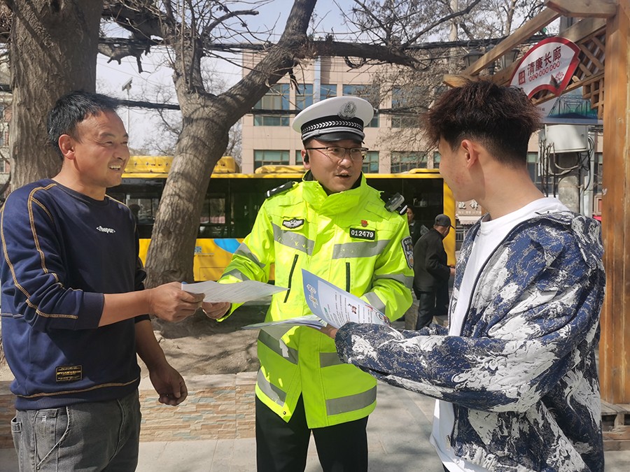 （WAQEY，图片新闻）交通安全宣传进社(40000462)-20250411164149