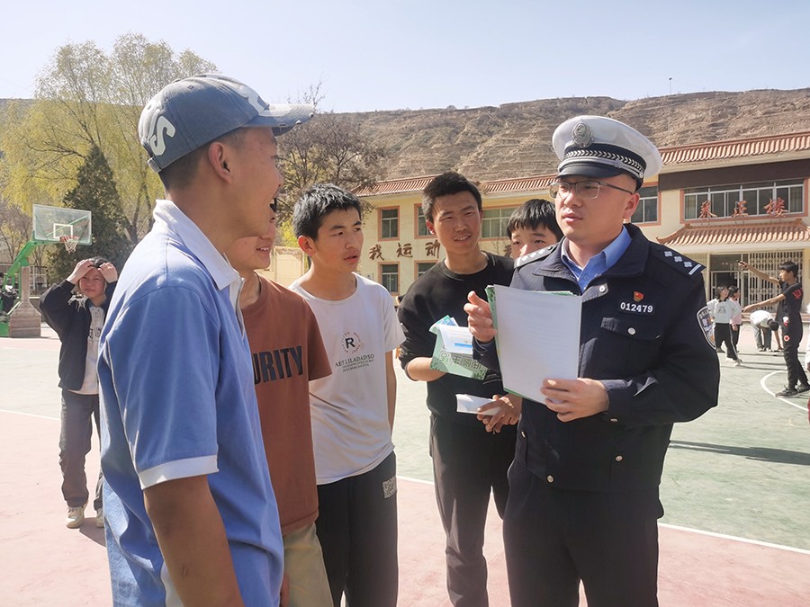 （QYE    图片新闻）敬畏生命 遵守(40068208)-20250414095903