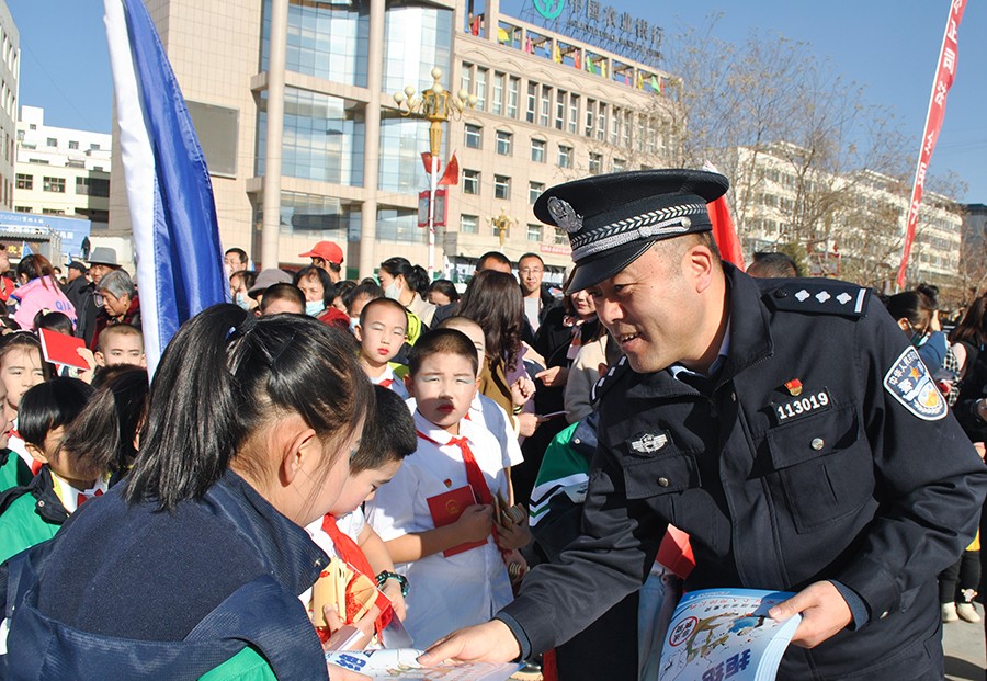 (WAQEY图片新闻)通渭公安开展打击预(40114637)-20250415155223