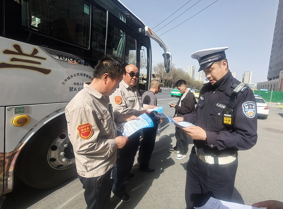 （wAqEY，图片新闻）东岗交警精准宣传(40298108)-20250422210813