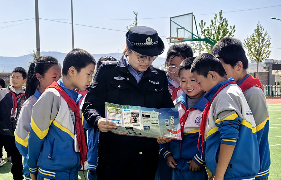 （WAQEY，图片新闻）禁毒宣传进校园(40625201)-20250508150138