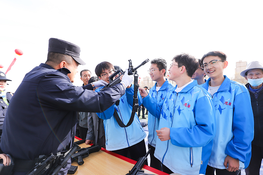(AQEY图片新闻)民乐县公安局开展警营(40672122)-20250512111534