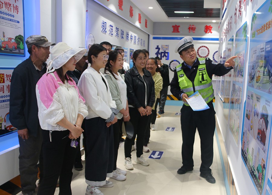 （wYqE，图片新闻）筑牢交通安全第一道(40809013)-20250518095935