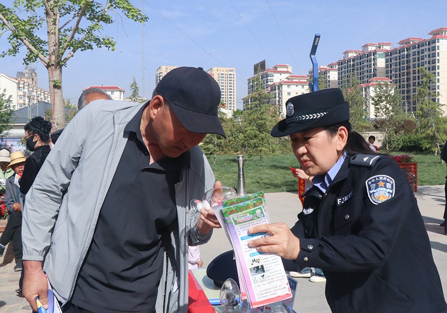 (wAqEY图片新闻)临洮公安禁毒宣传进(40805136)-20250518151238