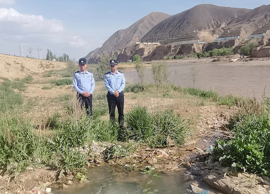 （wAQEＹ图片新闻）民辅警巡河(40844248)-20250519160027