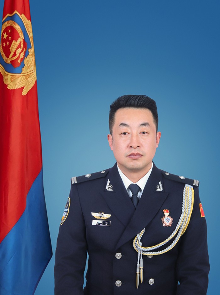 （QYE，大墙内外618期 配图）山高路(40824022)-20250519175415