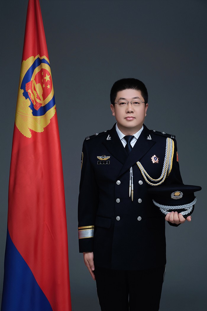 （QYE  大墙内外618期 配图）忠诚(40824124)-20250519180121