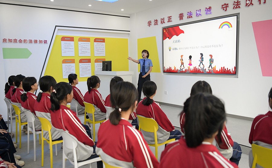 临夏县检察院：让孩子的笑脸像石榴花一样绽放