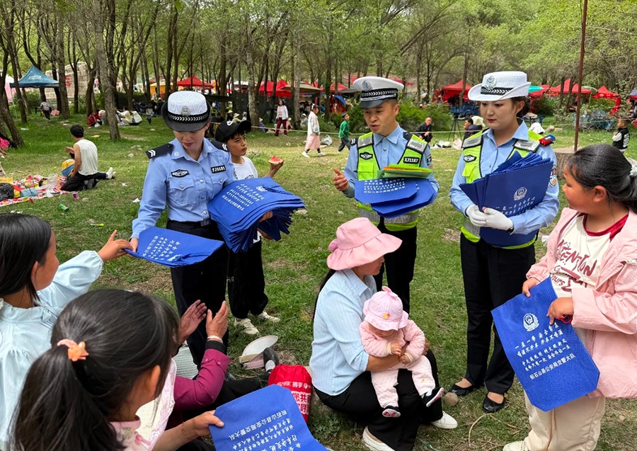 （wAQEY，图片新闻）交通安全宣传进景(41184986)-20250603144233