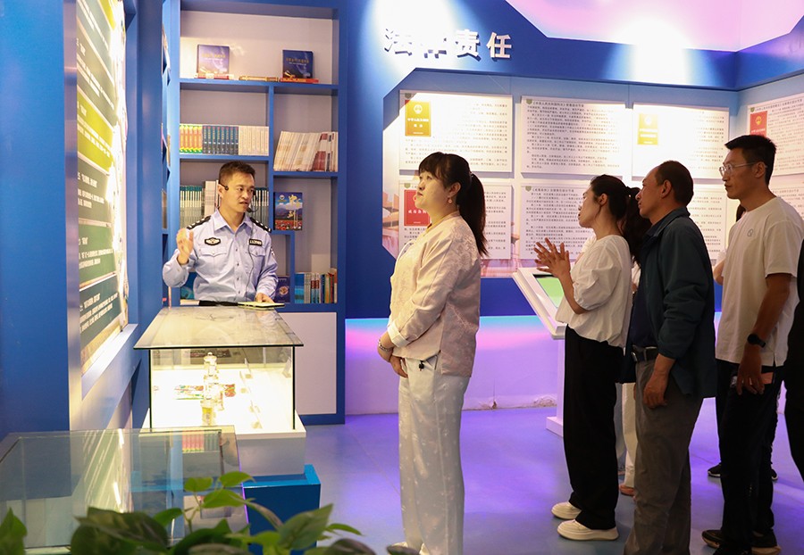 （wAQEY图片新闻）参观禁毒教育基地(41410567)-20250612162754