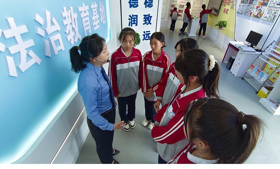 （WAqEY，配图）用法治之光照亮青少年(41447978)-20250613170050