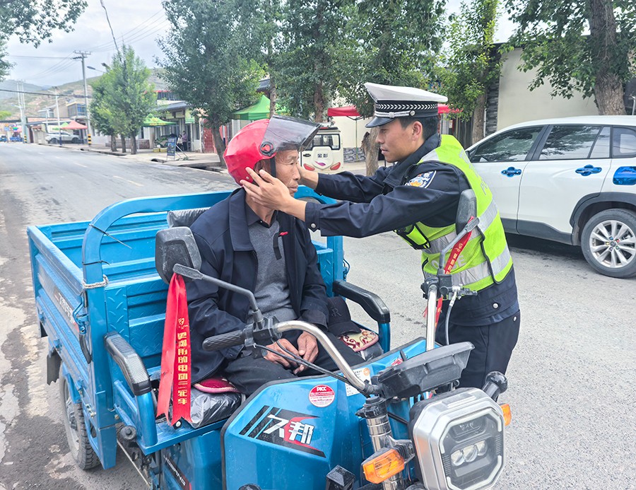 （WAqEＹ图片新闻）临潭公安新城交警开(41521243)-20250619095637
