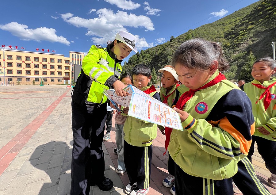 （wAqEY图片新闻）交通宣传进校园 护(41621677)-20250623151800