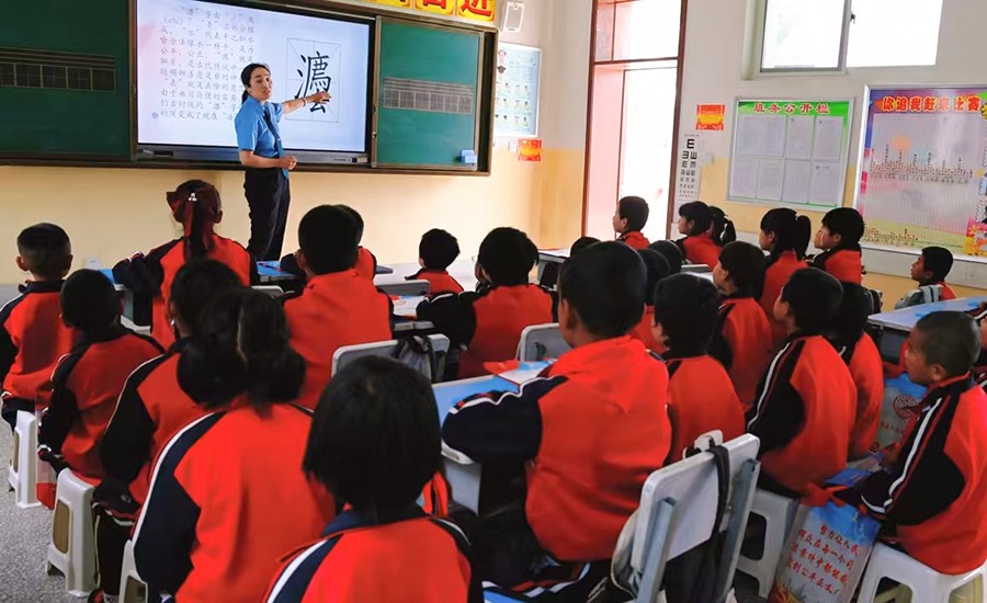 （AqEＹ劳动最光荣　配图２)孩子们的“(41733857)-20250627100932