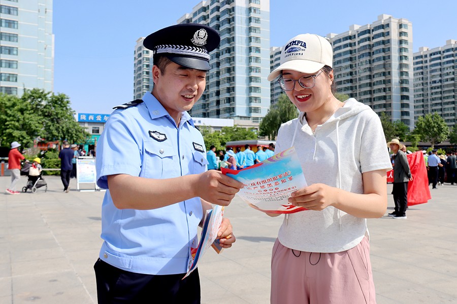 （WQEY图片新闻）陇西公安开展打击和防(41761096)-20250629154941