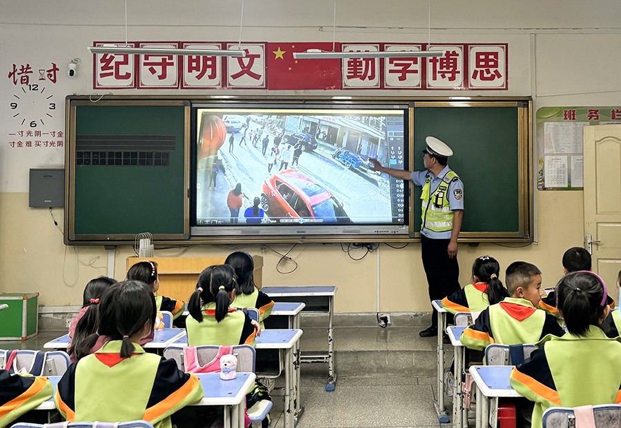 （WAQEY图片新闻）交通安全进校园(41852605)-20250703111809