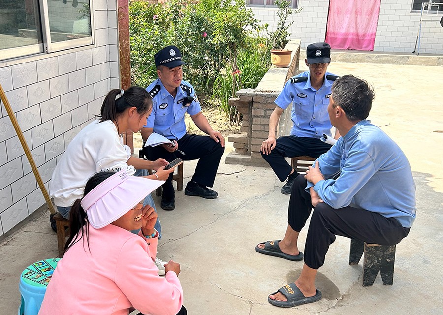 (WAQEY图片新闻)警网联动  共筑平(41871301)-20250703171135