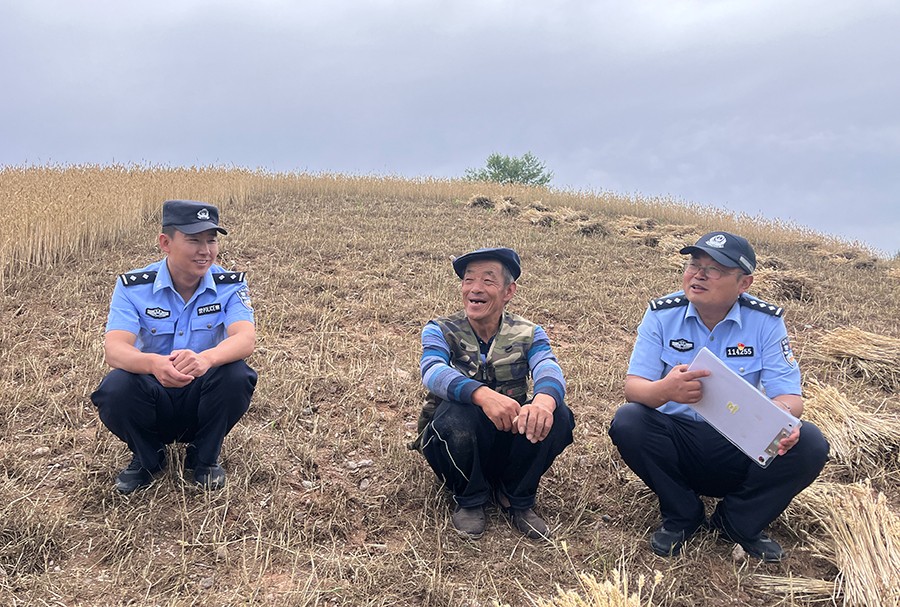 (AEQY图片新闻)反诈守钱袋  防火护(41899333)-20250704115558