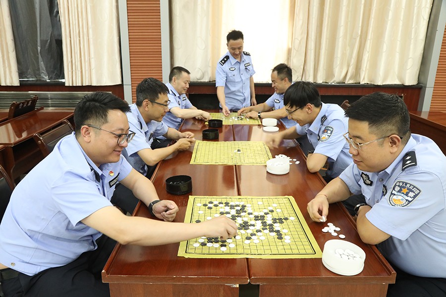（wAQEY图片新闻）“弈”趣盎然  “(41884836)-20250704175154