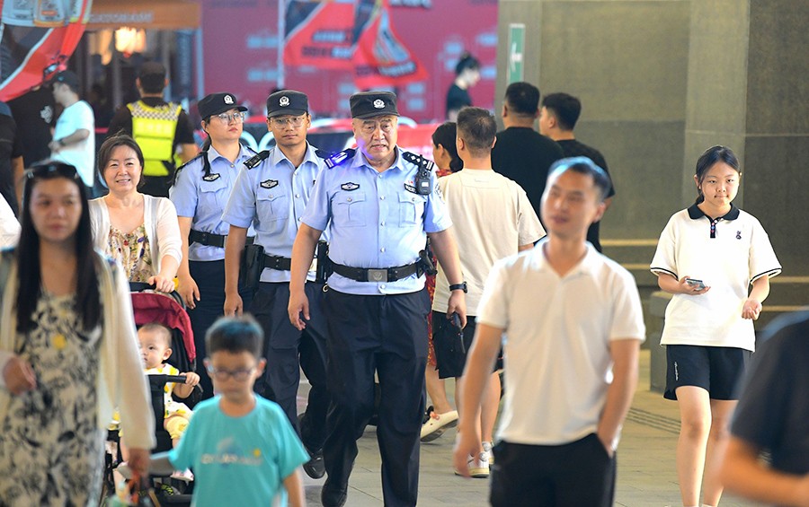 （WAqＹE图片新闻）守护夏日烟火气(42500322)-20250731115046