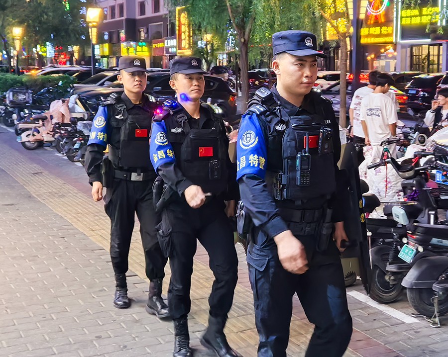 _（WAQEY 配图1）黑夜里最亮的平安(42637497)-20250806153738