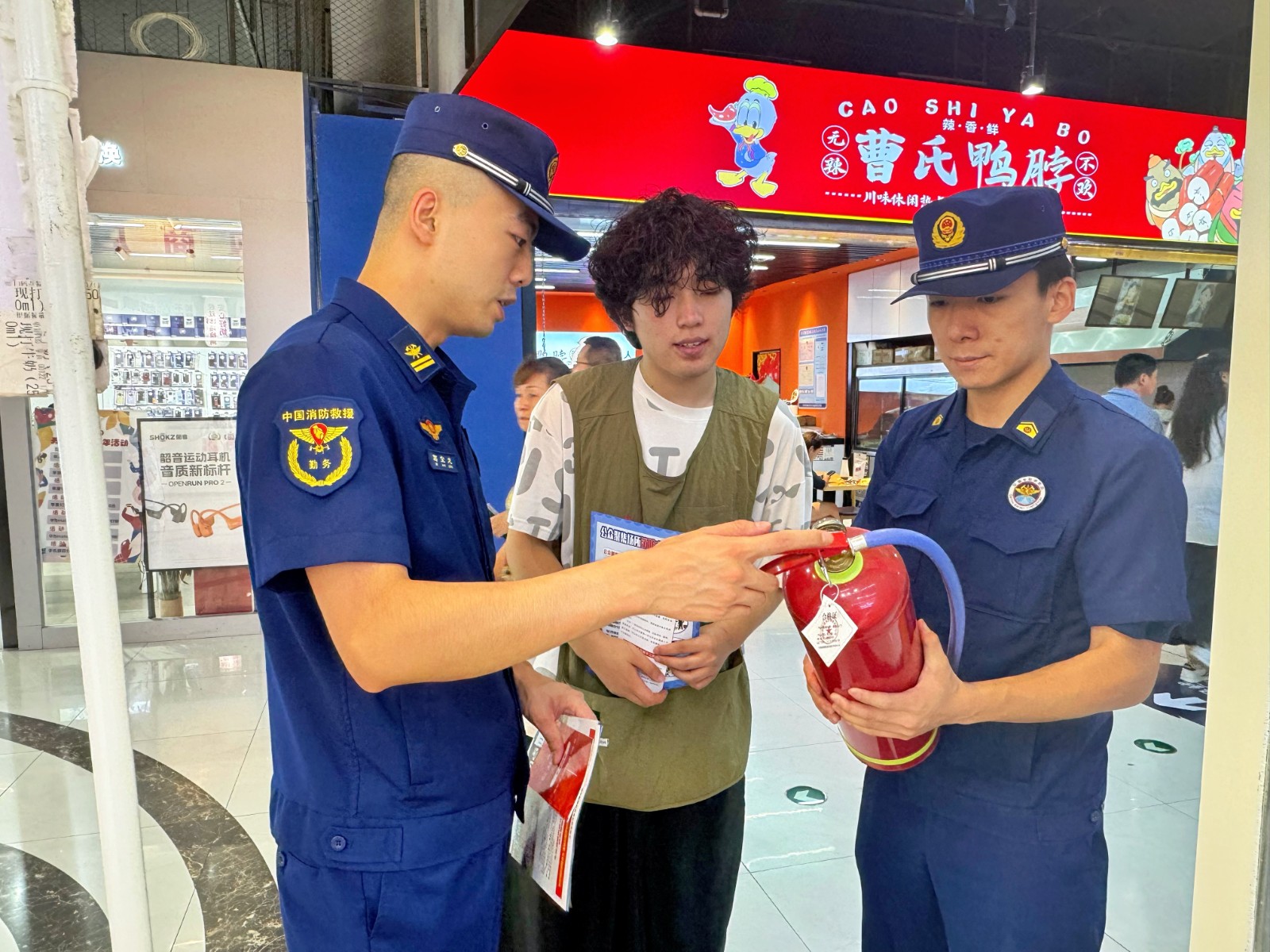 （WAQEY 图片新闻）兰州城关开展消防(42641366)-20250807092557