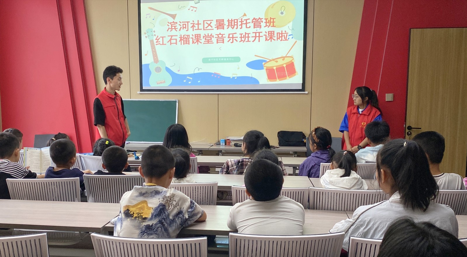 (AEQY配图1)孩子们欢度暑假的“七彩(42857502)-20250818151409 (AEQY配图1)孩子们欢度暑假的“七彩(42857502)-20250818151409