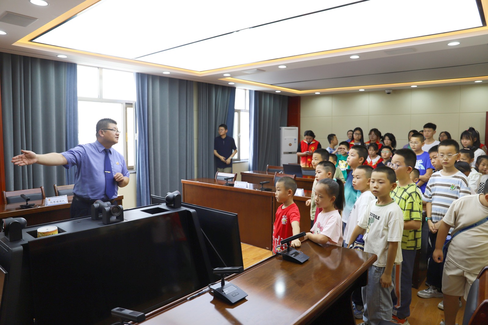 (AQEY图片新闻)探秘检察蓝 研学助成(42923949)-20250821105330 (AQEY图片新闻)探秘检察蓝 研学助成(42923949)-20250821105330