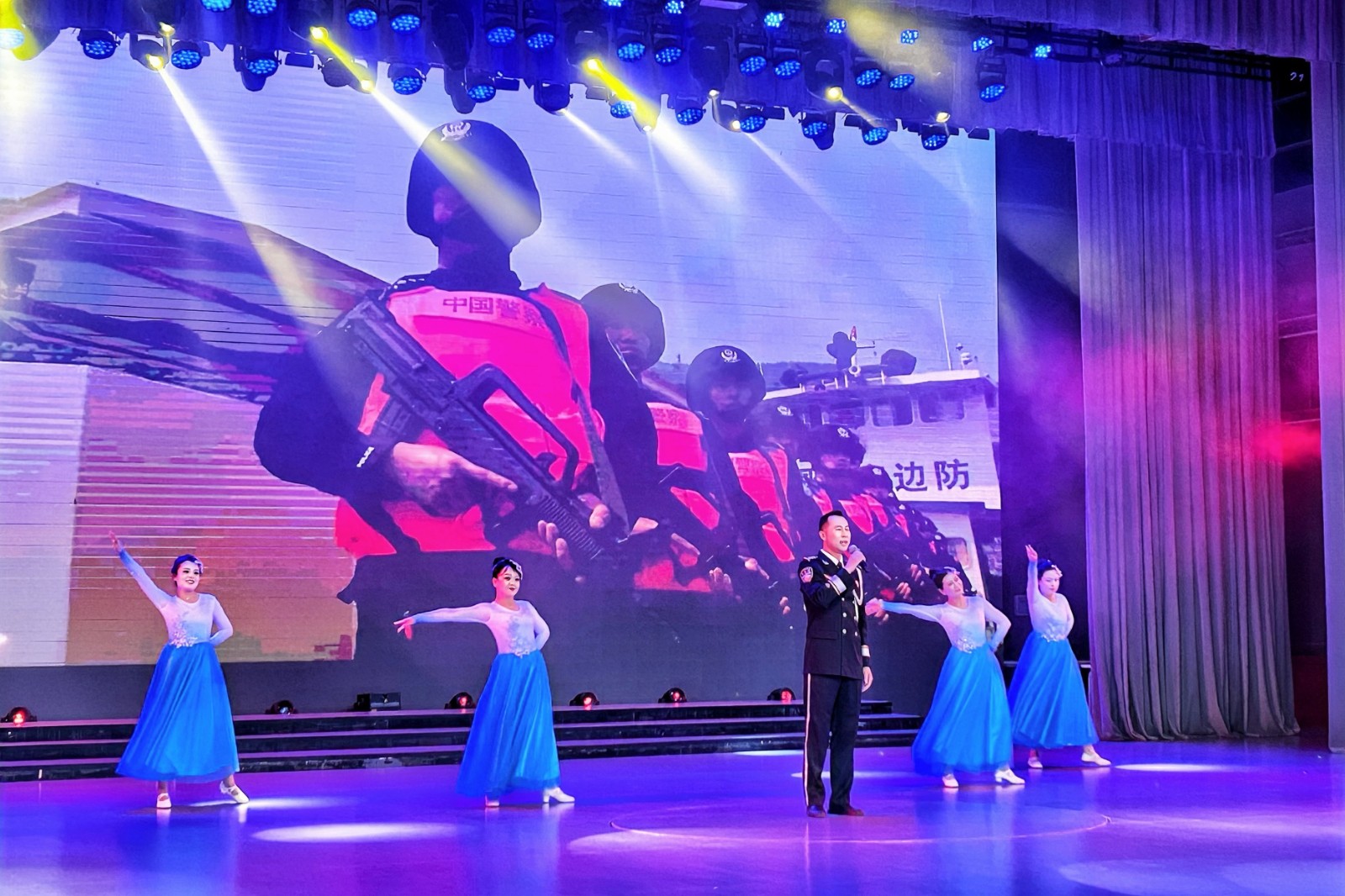 （AQEＹ图片新闻）警营飞歌　星光璀璨(43069923)-20250829111058