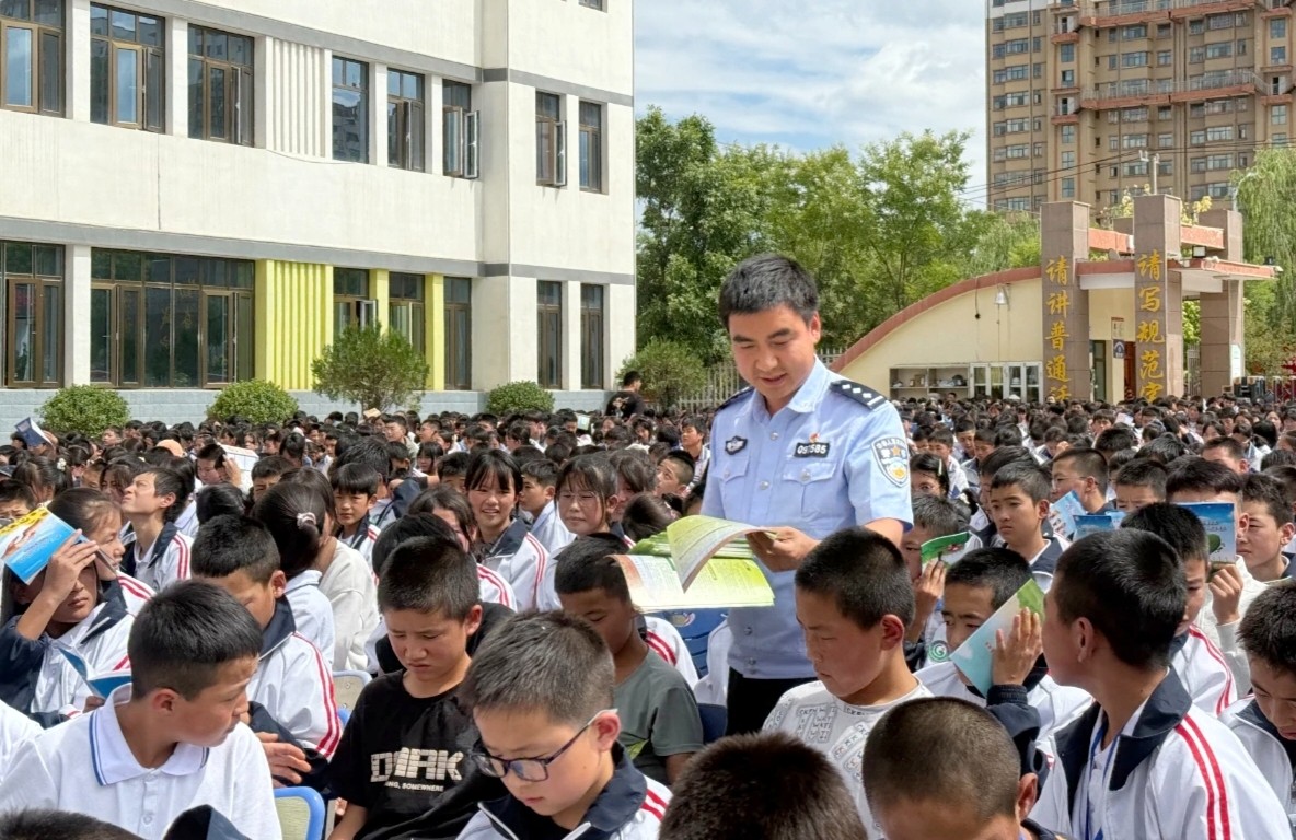 （WAQEY图片新闻）禁毒宣传进校园(43220408)-20250901145803