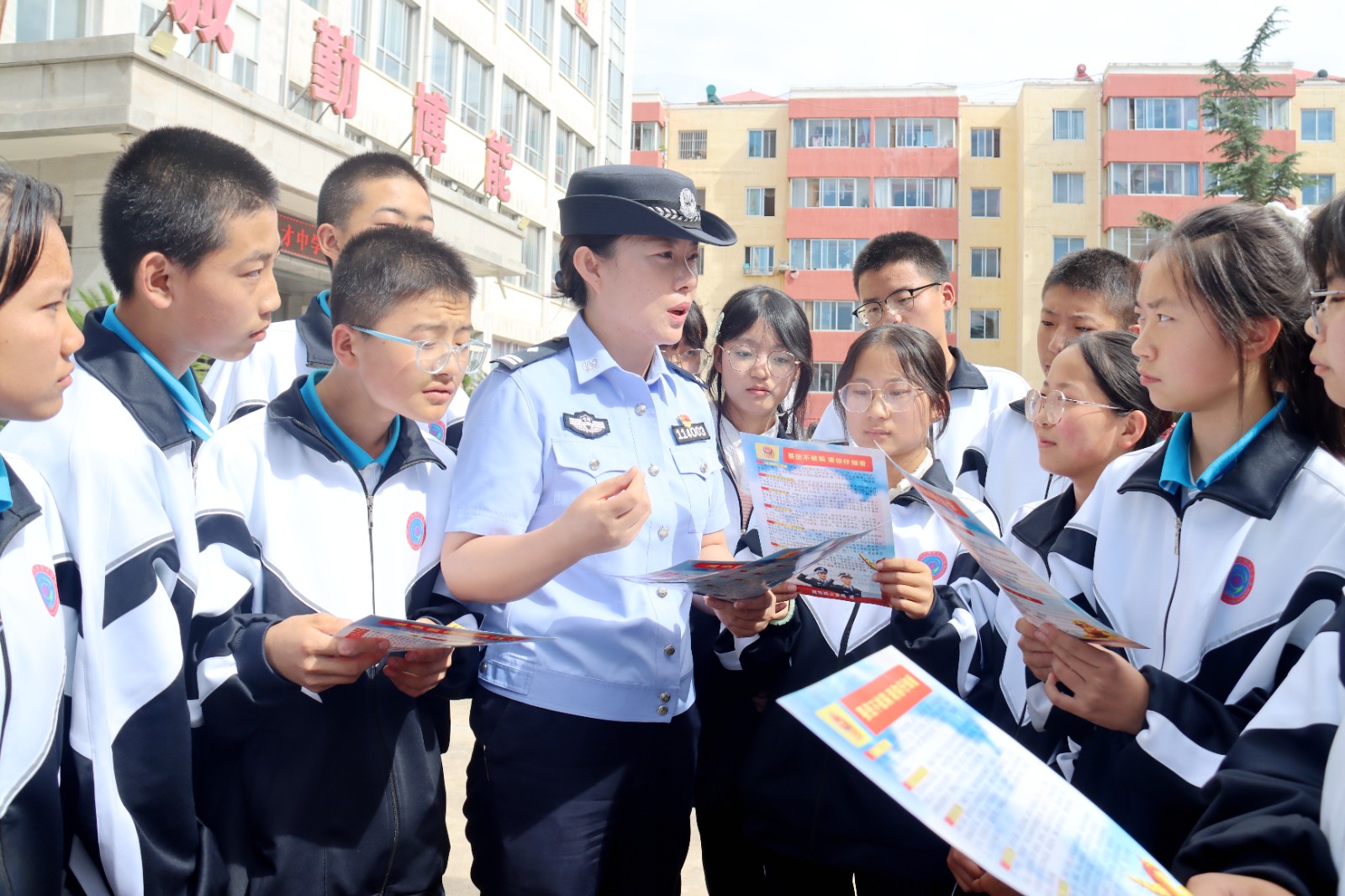 (wAQEY,图片新闻)陇西公安法治宣讲(43274141)-20250902154153 (wAQEY,图片新闻)陇西公安法治宣讲(43274141)-20250902154153