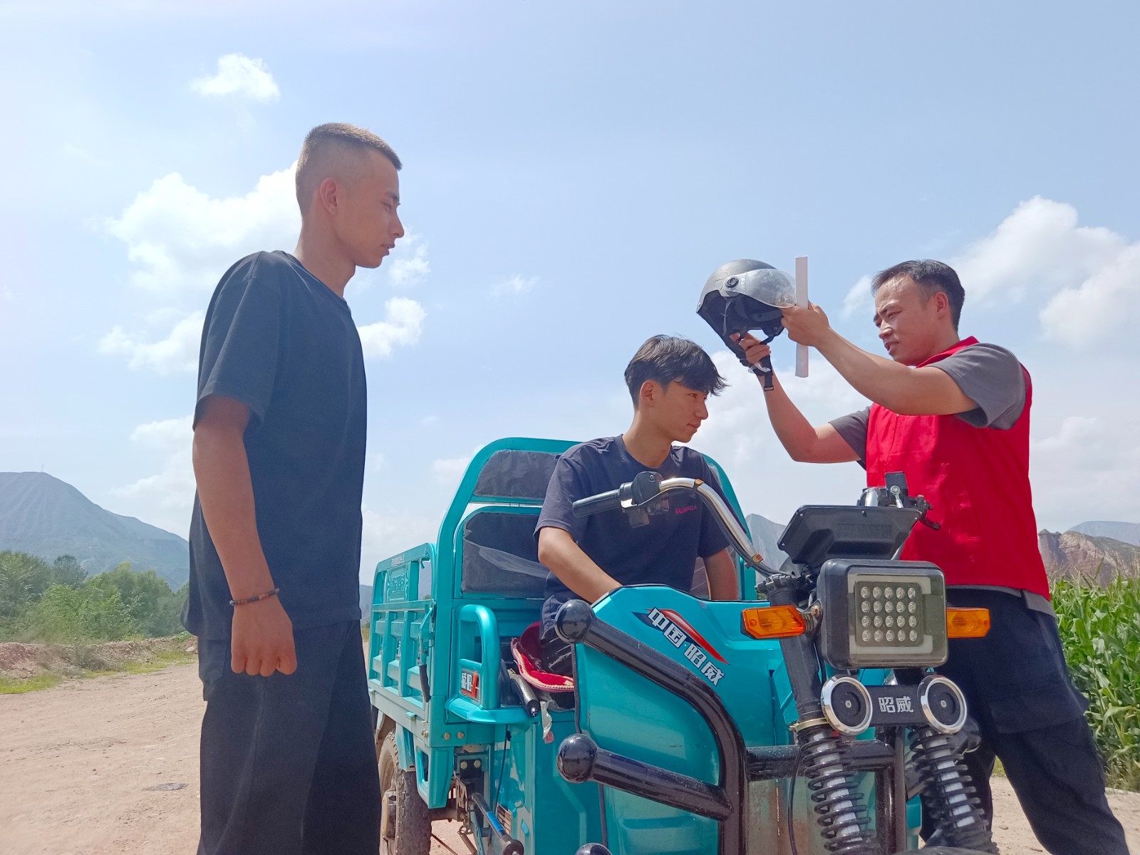 （AQEY，图片新闻）网格化服务提升基层(43407543)-20250904173114