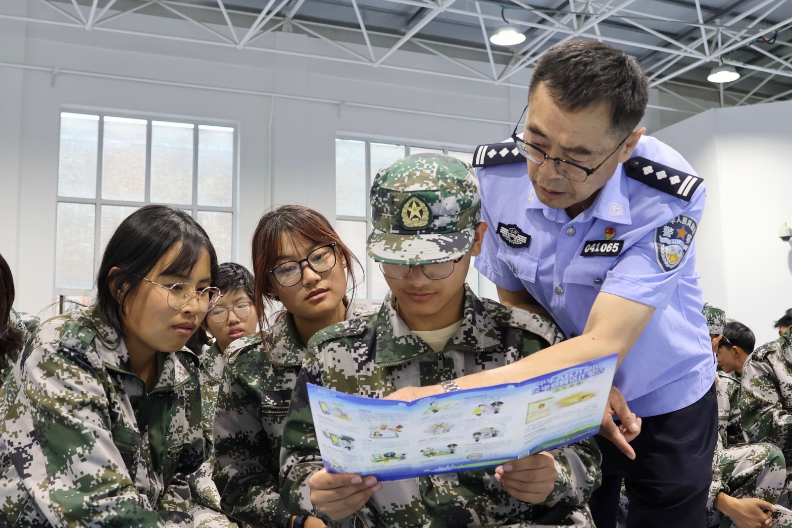 (wAQEY图片新闻)一堂生动的反诈教育(43515142)-20250909143928 (wAQEY图片新闻)一堂生动的反诈教育(43515142)-20250909143928