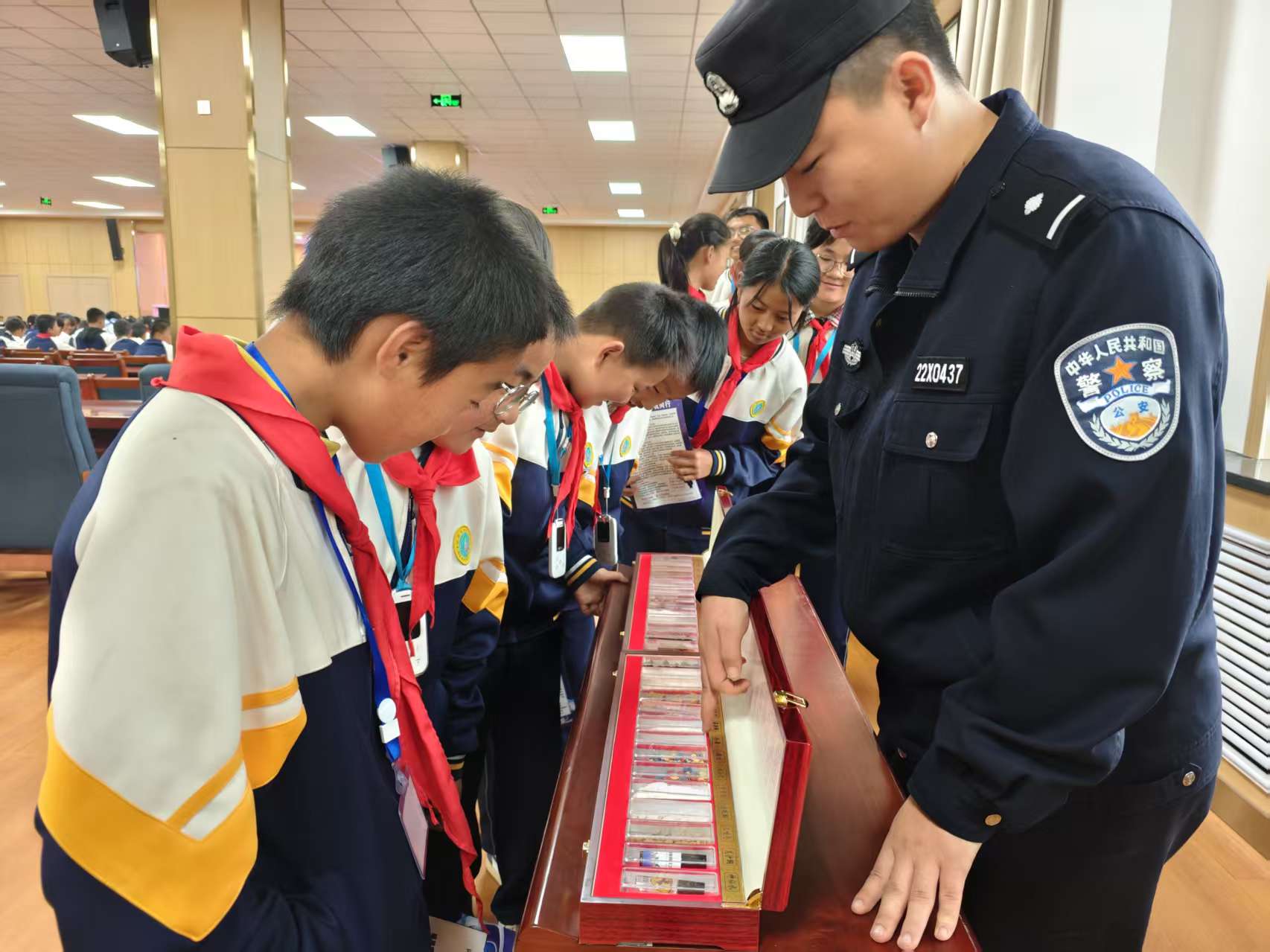 （WAQEＹ图片新闻）防范青少年药物滥用(43613721)-20250915131110