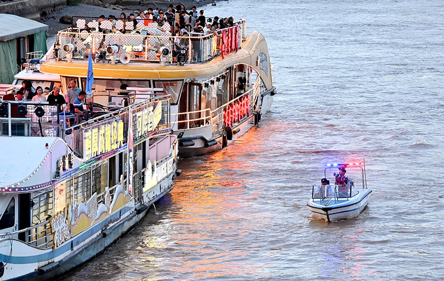 (AQEY配图1)“打防管治”守护金城烟(43585169)-20250916105938 (AQEY配图1)“打防管治”守护金城烟(43585169)-20250916105938