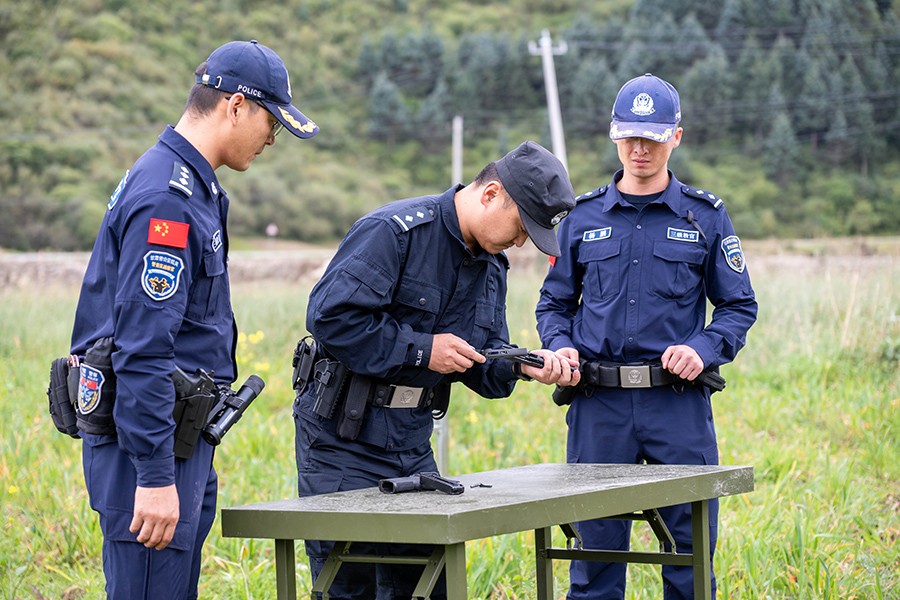 (AQEY图片新闻)送教督训堤升全警实战(43725564)-20250917175325