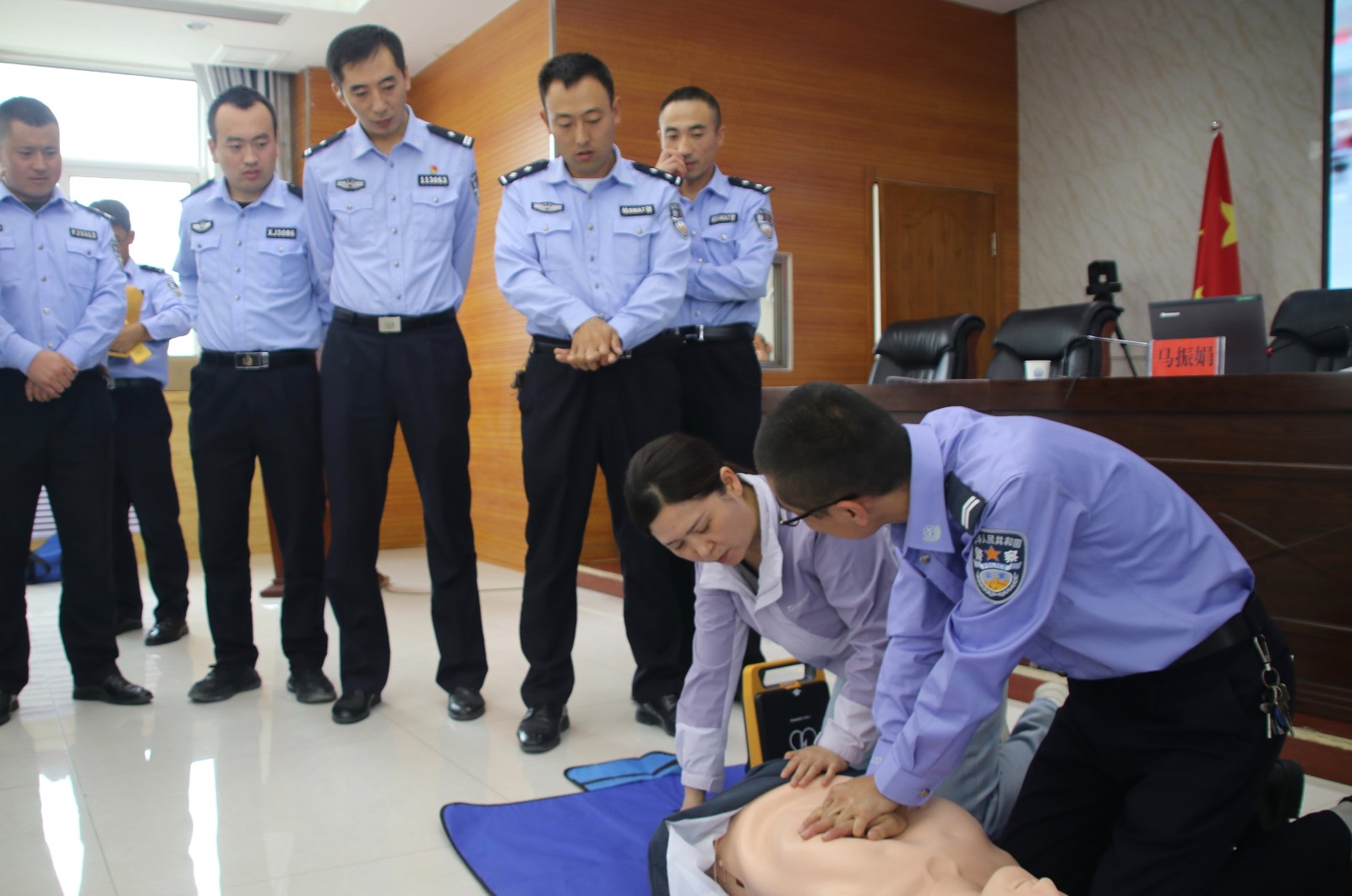 （WAQEY图片新闻）通渭公安开展急救培(43860391)-20250922152101