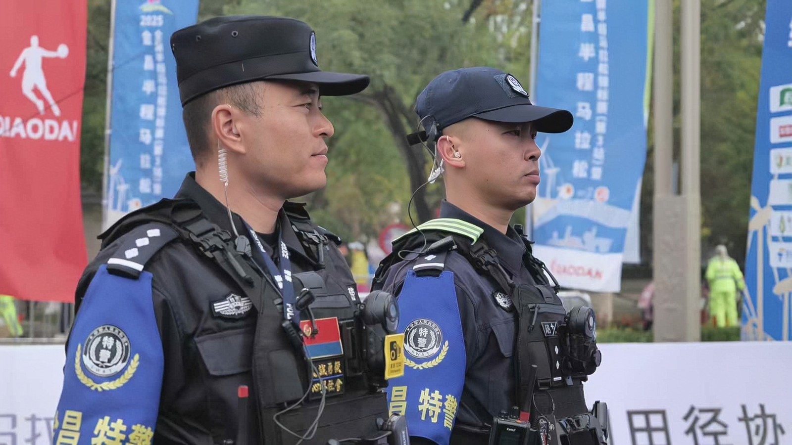 （WAQEY配图）金昌公安全力护航半程马(43865563)-20250923115007