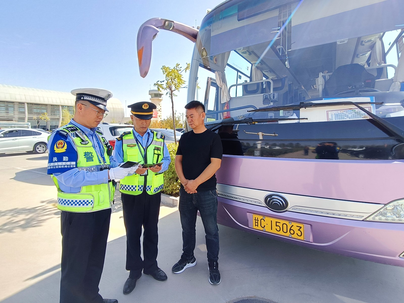 （wAQEＹ图片新闻）金昌交管运管协作开(44102026)-20250930150949