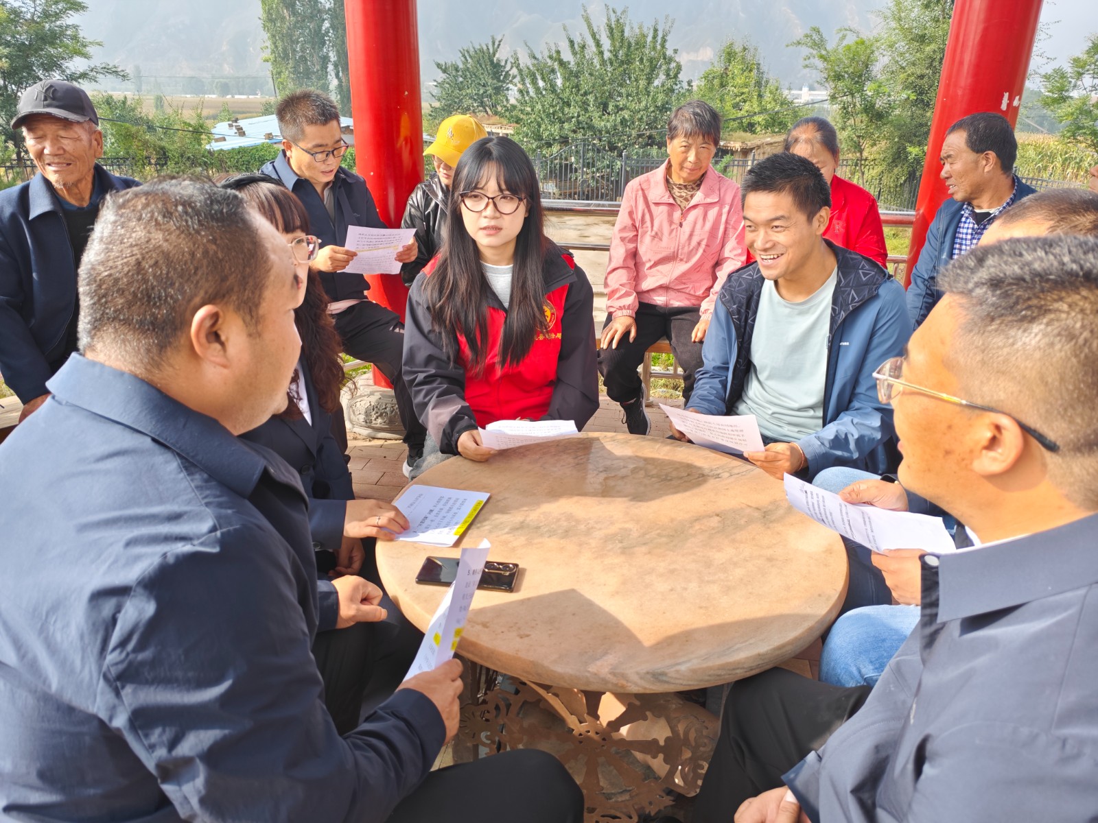 (wAQEＹ图片新闻)丰收节里普法忙(44068359)-20250930160633