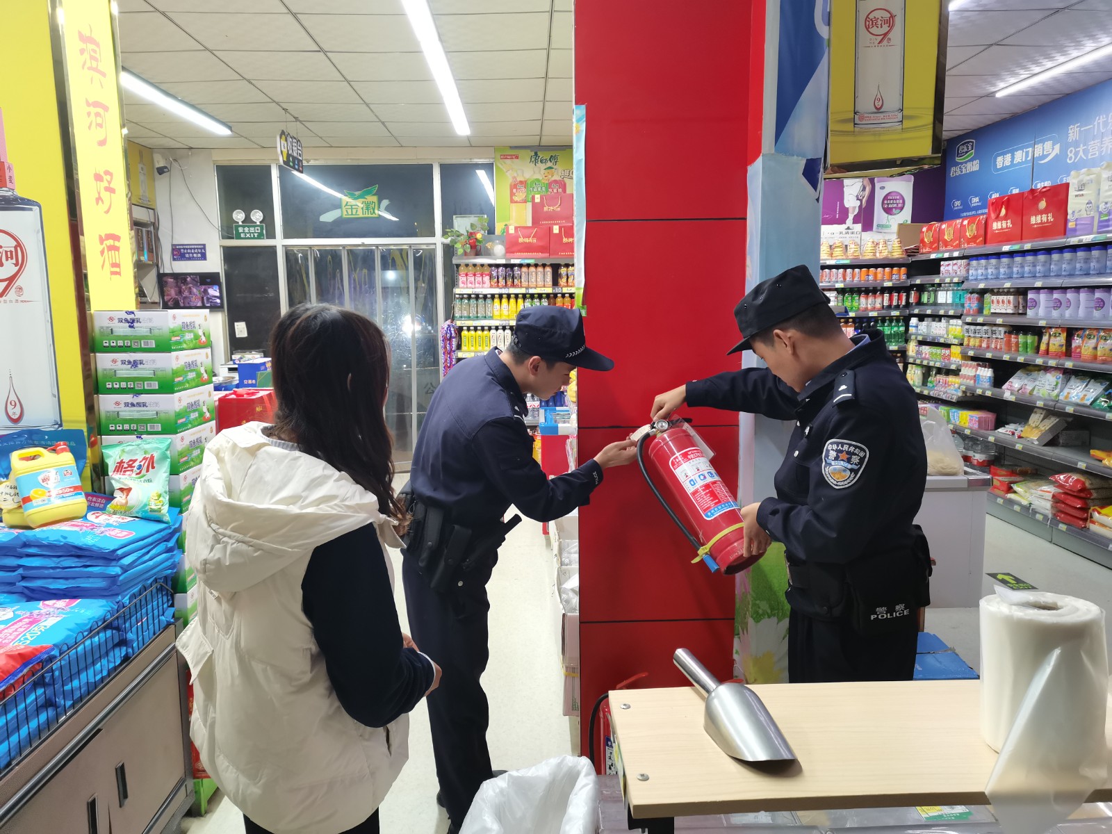 （WAQEＹ图片新闻）临洮公安开展安全大(44101502)-20250930163829