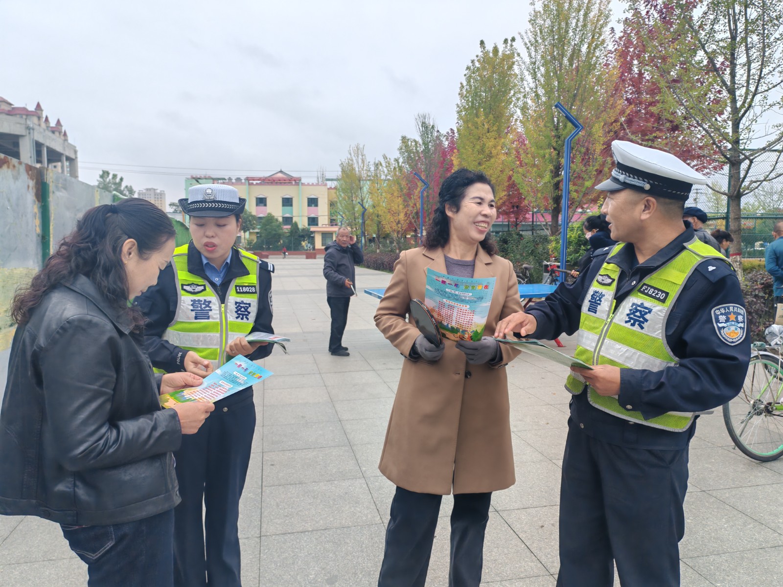 (WAqEY,图片新闻)社区交通安全课 (44174622)-20251011164130 (WAqEY,图片新闻)社区交通安全课 (44174622)-20251011164130