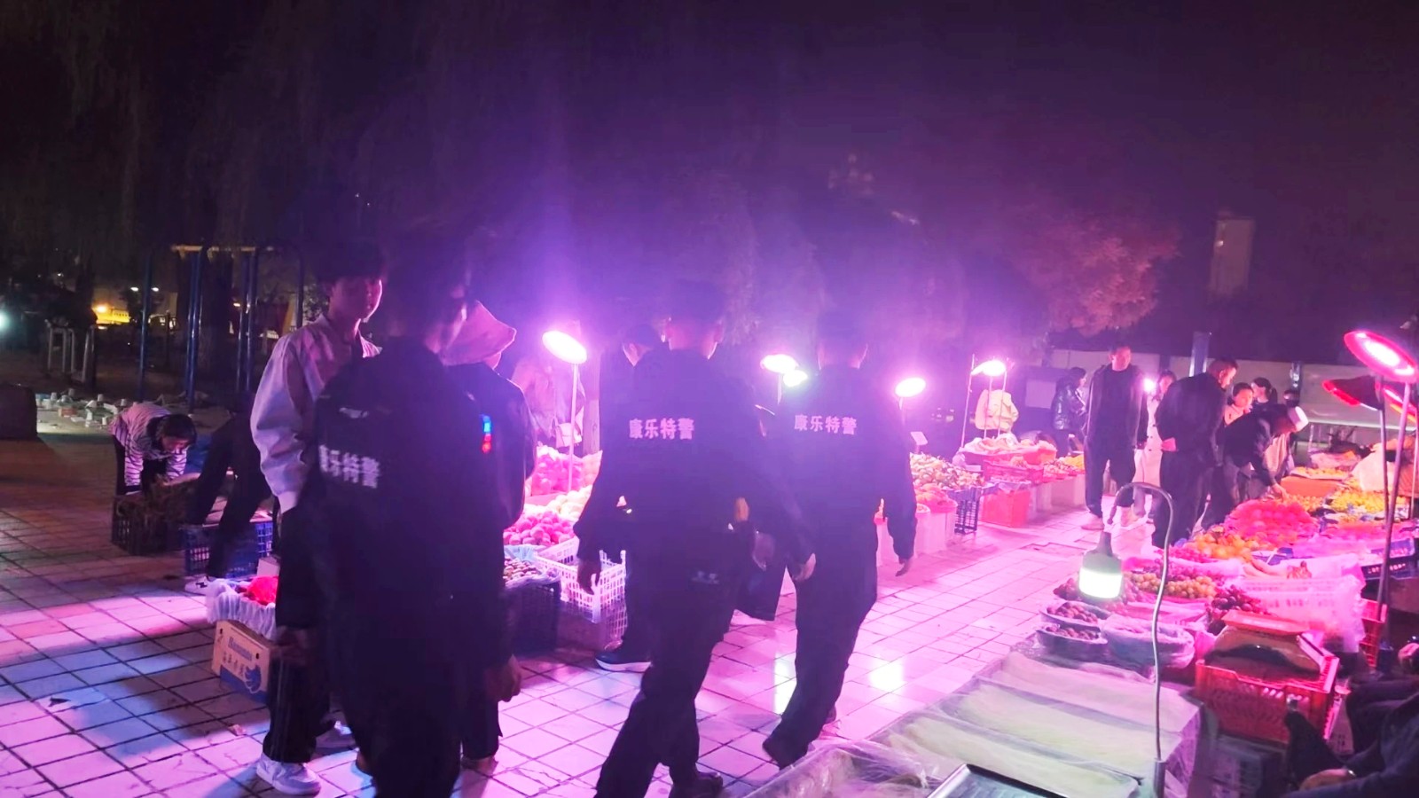 （AqEY，配图3）警灯，在“亥时守护”(44166688)-20251011163517