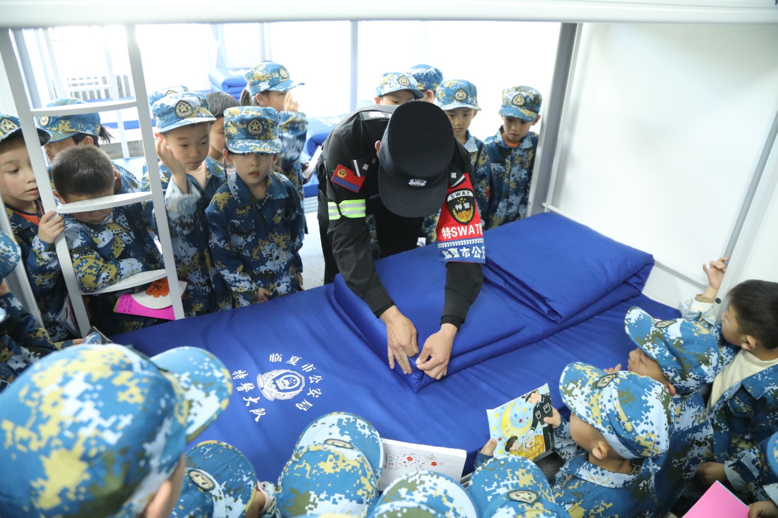 （AqEＹ配图3）让孩子沉浸式体验特警训(44138931)-20251011171824